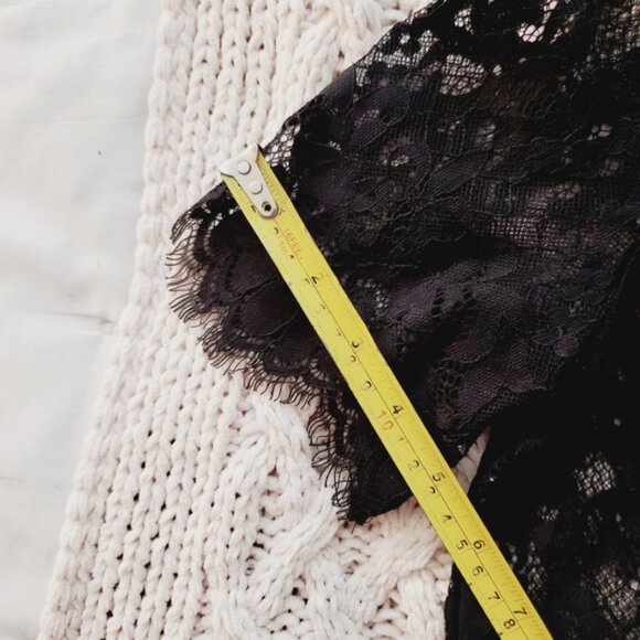 Forever 21 Short Sleeved Lace Scalloped Top- Black- Size S - Nwot - Picture 13 of 16